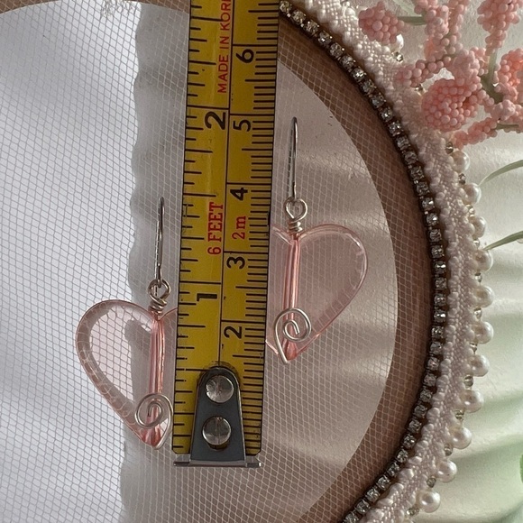 WIRE Wrapped Heart Earrings Soft Pink - Picture 5 of 11